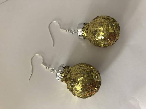 Silver Örhängen till Jul / Christmas - Guld Glittriga Julkulor