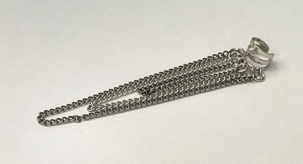 Silver & Svartgrå Earcuff Ear Cuff Örhänge med Hängade Kedjor