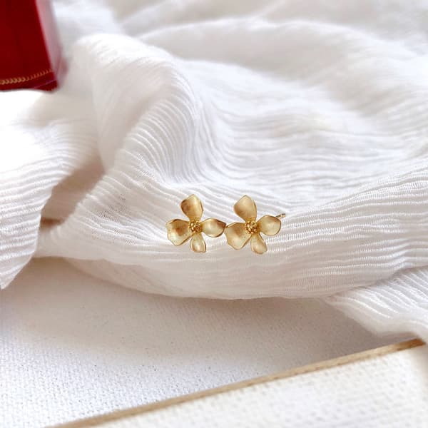 Gardenia Stud örhänge Guld