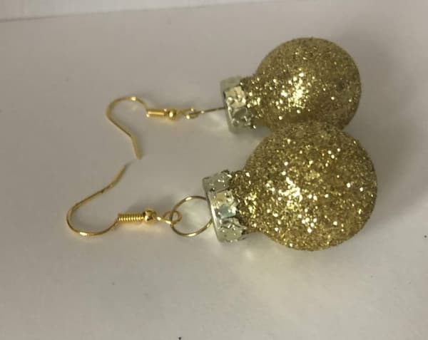 Guld Örhängen till Jul / Christmas - Guld Glittriga Julkulor