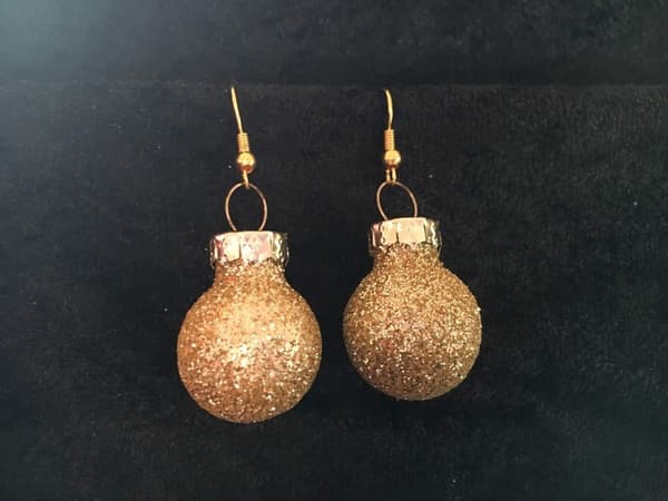 Guld Örhängen till Jul / Christmas - Guld Glittriga Julkulor