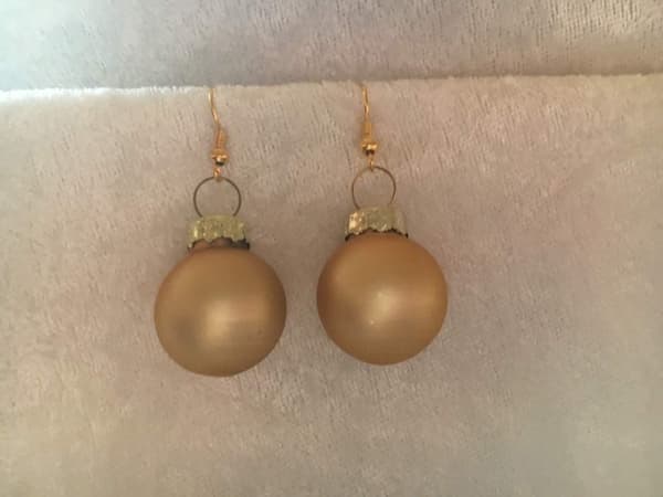 Guld Örhängen till Jul / Christmas - Guld Matta Julkulor