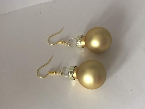 Guld Örhängen till Jul / Christmas - Guld Matta Julkulor