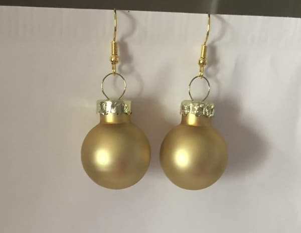 Guld Örhängen till Jul / Christmas - Guld Matta Julkulor