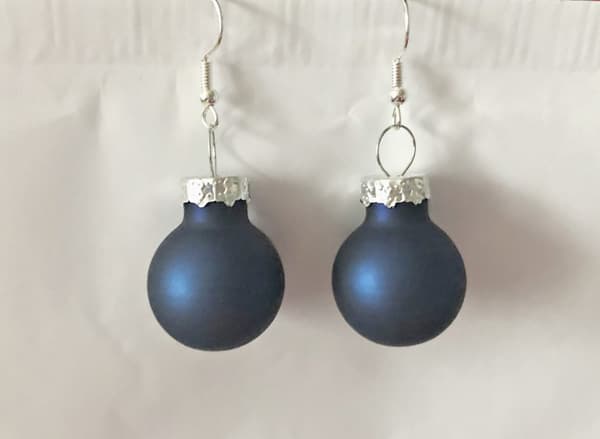 Silver Örhängen till Jul / Christmas - Dimblå Matta Julkulor