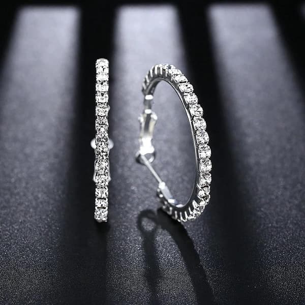 Glittrande Silver Örhängen -Hoop med Vit Strass/Rhinestones 4 cm