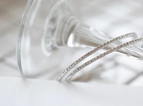 Glittrande Silver Örhängen -Hoop med Vit Strass/Rhinestones 9 cm
