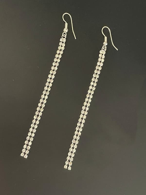 Glittrande Långa Silver Örhängen - Kedjor med Strass/Rhinestones