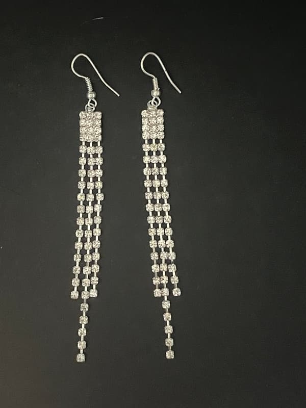 Glittrande Långa Silver Örhängen - Kedjor med Strass/Rhinestones