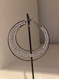 Miniatyrbild 7 av 8: Glittrande Mörka Silver Örhängen - Hoop med Vit Strass - 6 cm