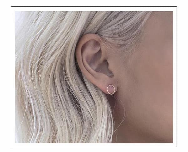 Stud Örhängen med Cirklar / Cirkel / Ring i Guld färg