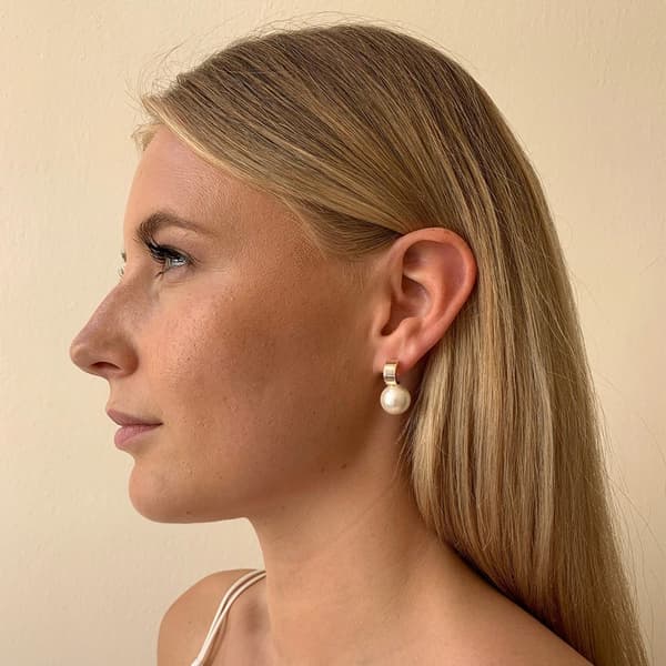 Snö - Adriana Ear