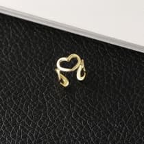 Söt Guld Earcuff Ear Cuff Örhänge med 3 st Ihåliga Hjärtan