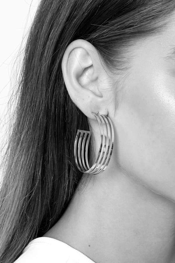Blanka Hoop Örhängen med 4 Tunna Cirklar/Ringar - 5 cm - Silver