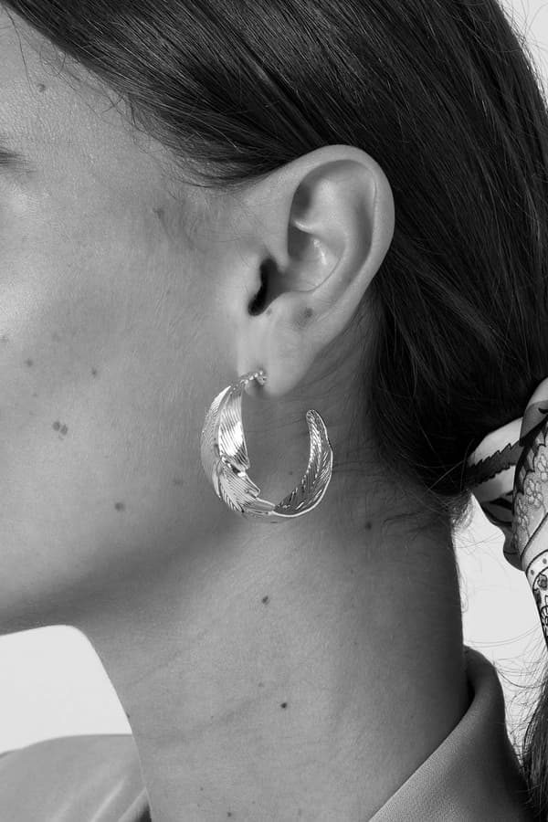 Abstrakta Breda Hoop Örhängen med Fint Mönster - 4 cm - Silver
