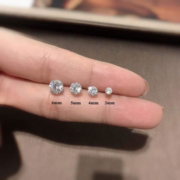 Set med 4 Cubic Zirconia örhängen för kvinnor, män, allergivänliga, runda örhängen, diameter 3/4/5/6 mm