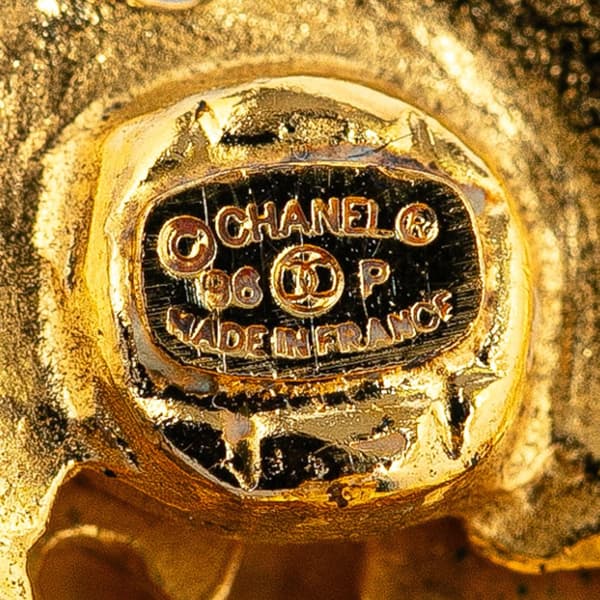 Pre-owned Chanel Gold Plated CC Flower Clip On Earrings Gold