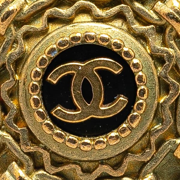 Pre-owned Chanel Gold Plated CC Clip On Earrings Gold