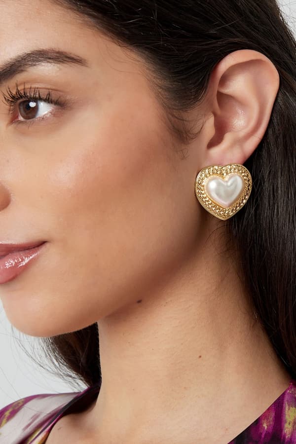 Statement Stud Örhängen i Form av Stora Hjärtan med Vita Pärlor / Hjärtformade