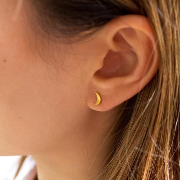 Örhängen - Suck UK - Måne - Rostfritt stål - Guld - 0,7 x 1 cm