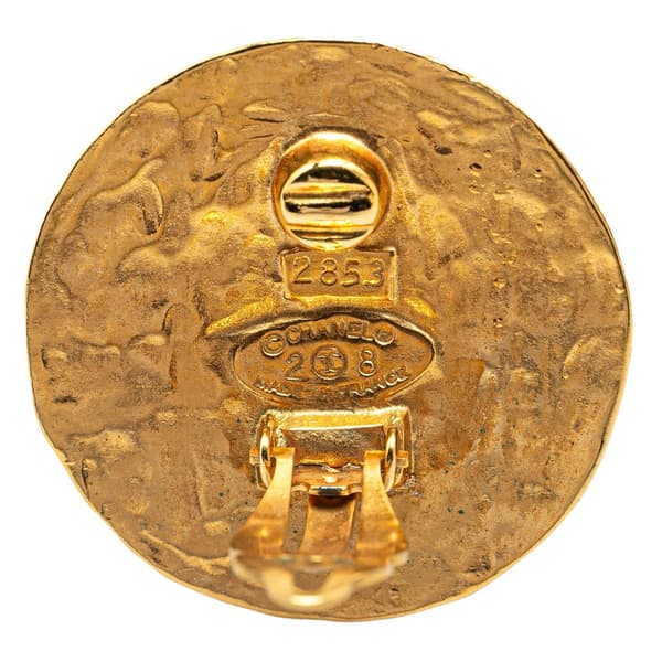 Pre-owned Chanel Gold Plated CC Round Clip On Earrings Gold