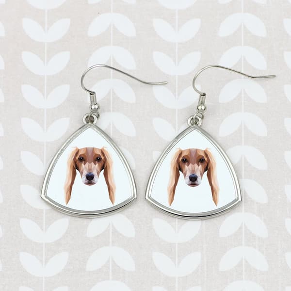 Persisk Greyhound, Saluki - øreringe med et foto og en inskription af en geometrisk Art-Dog hund