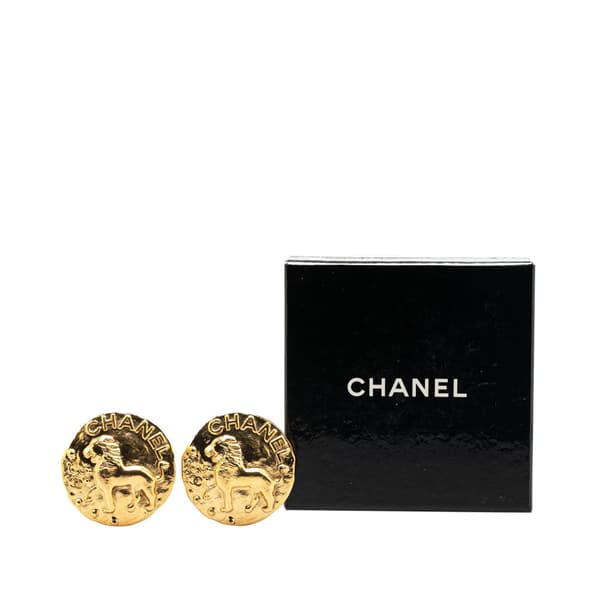 Pre-owned Chanel Gold Plated Lion Round Clip on Earrings Gold