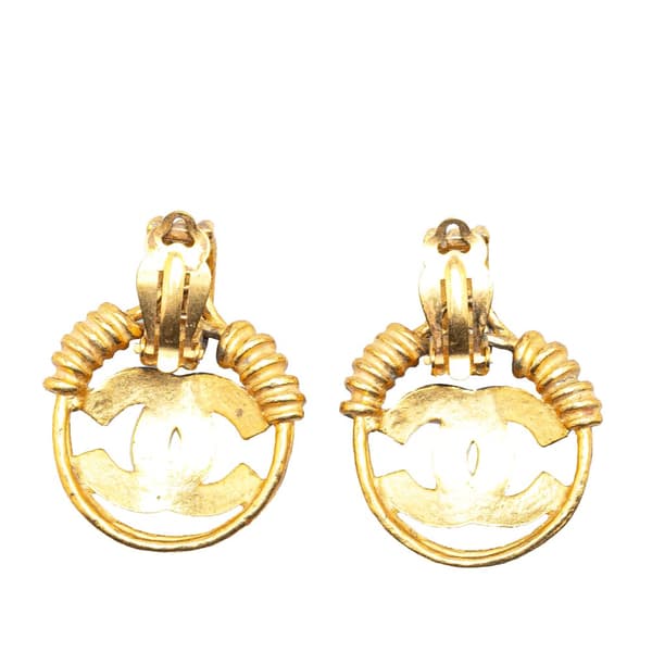 Pre-owned Chanel Gold Plated CC Round Clip On Earrings Gold