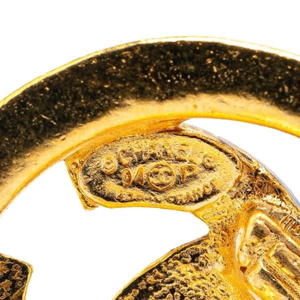 Pre-owned Chanel Gold Plated CC Round Clip On Earrings Gold