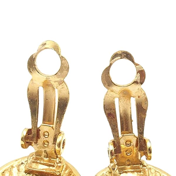 Pre-owned Chanel Gold Plated CC Round Clip on Earrings Gold