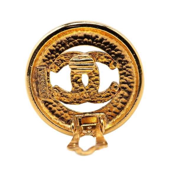 Pre-owned Chanel Gold Plated CC Round Clip On Earrings Gold