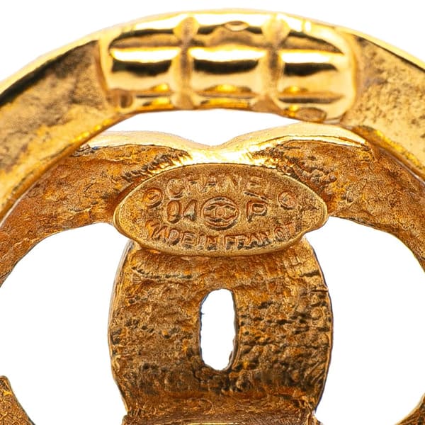 Pre-owned Chanel Gold Plated CC Clip On Earrings Gold