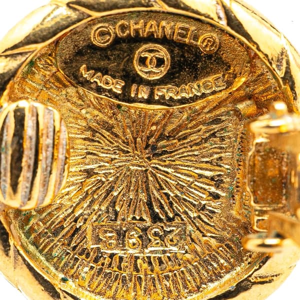Pre-owned Chanel Gold Plated CC Round Clip On Earrings Gold