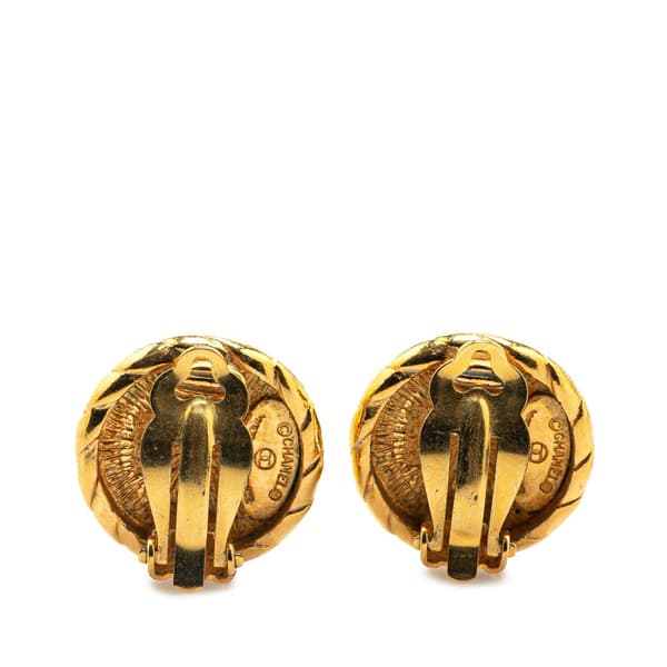 Pre-owned Chanel Gold Plated CC Round Clip On Earrings Gold