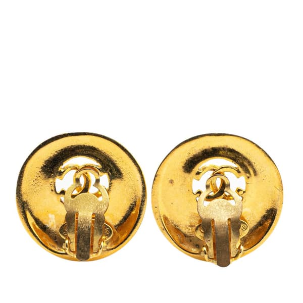 Pre-owned Chanel Gold Plated CC Round Clip on Earrings Gold