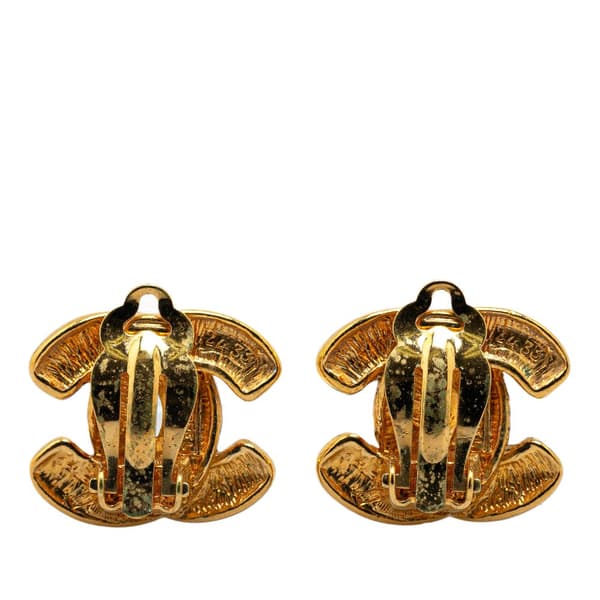 Pre-owned Chanel Gold Plated CC Quilted Matelasse Clip On Earrings Gold