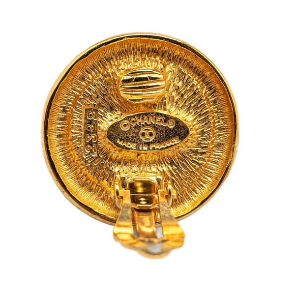 Pre-owned Chanel Gold Plated CC Round Clip on Earrings Gold