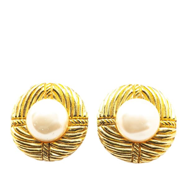 Pre-owned Chanel Gold Plated Round Faux Pearl Clip on Earrings Gold