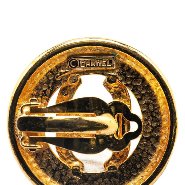 Pre-owned Chanel Gold Plated CC Round Clip on Earrings Gold