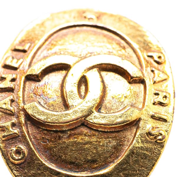 Pre-owned Chanel Gold Plated CC Oval Clip on Earrings Gold