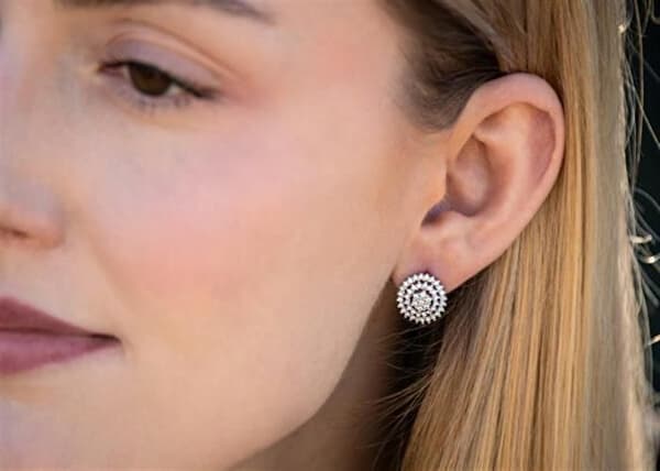Silver earrings with cubic zirconia AGT-E030KKW