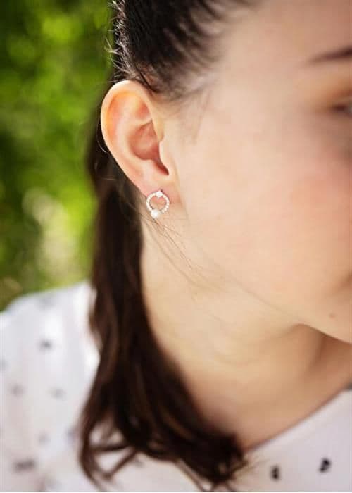 Eleganta örhängen i silver med pärla AGUP3494P