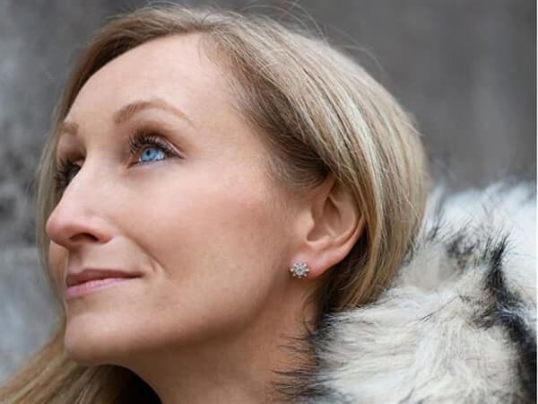 Örhängen i silver med kubisk zirkon AGT-E008PW