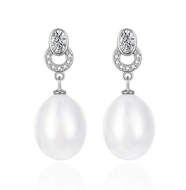 Eleganta silverörhängen med kubisk zirkon och pärla AGT-E096PW-P