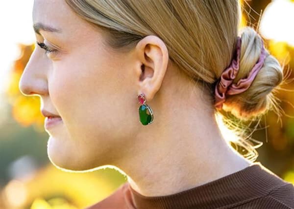 Hängande örhängen i silver med färgat glas AGT-E015PC