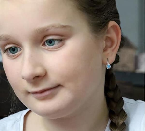 Charmiga örhängen med kubisk zirkon AGUC3335-DB-1