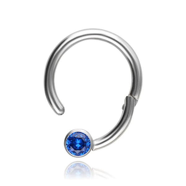 Titanium BCR napsautusvanne korvakoru tummansinisellä zirkonilla - hopea - TK-080 1.2/10