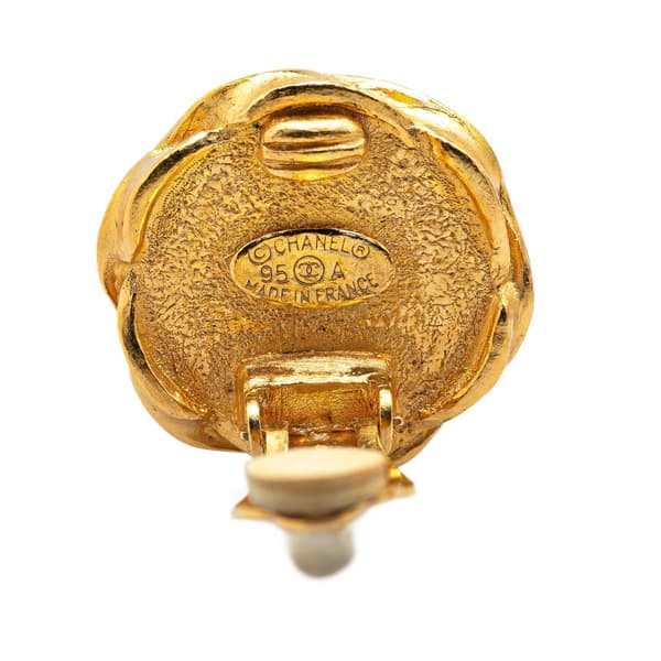 Pre-owned Chanel Gold Plated Acrylic CC Button Clip On Earrings Gold