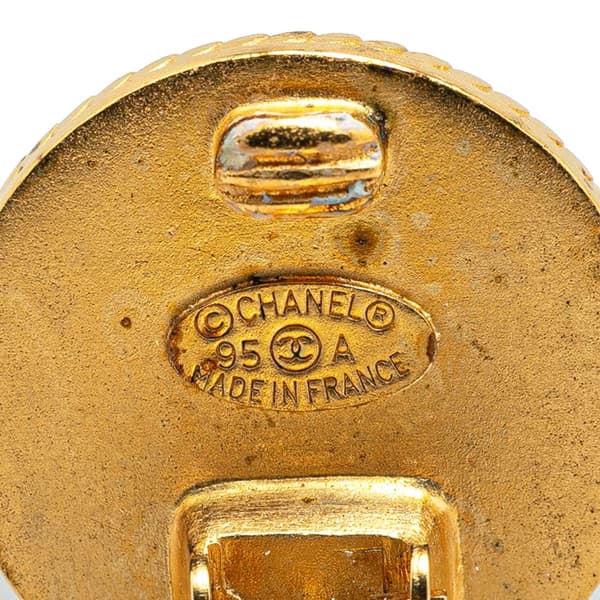 Pre-owned Chanel Gold Plated Acrylic CC Button Clip On Earrings Gold