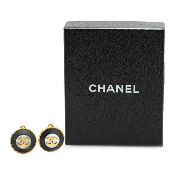 Pre-owned Chanel Gold Plated Acrylic CC Button Clip On Earrings Gold